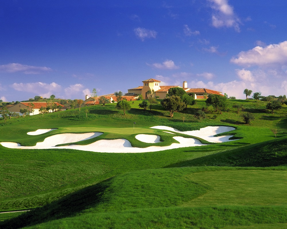 Le trou 9 du golf Monte Rei au Portugal 