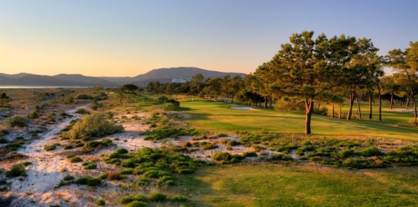 Panorama du trou 3 du golf de Troia au Portugal 